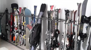Lockable ski racks for all skis. Safety in the skiroom increases installed camera.